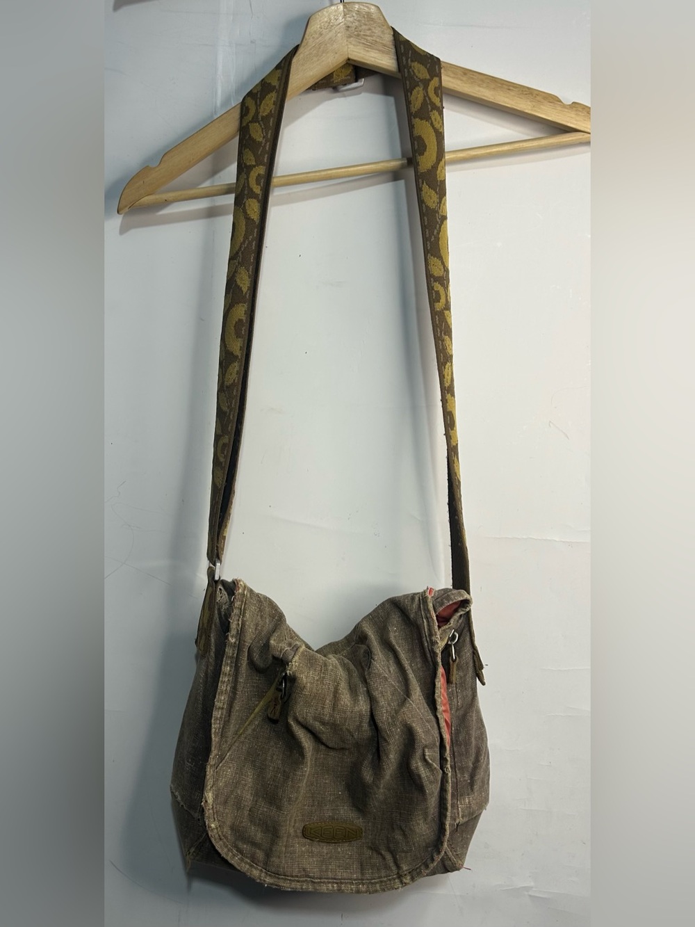 KEEN Canvas Distressed Messenger Bag Crossbody Adjustable Leopard Strap Bag